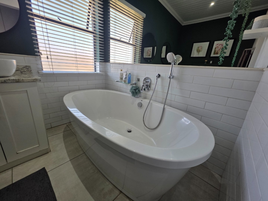 3 Bedroom Property for Sale in Melodie North West